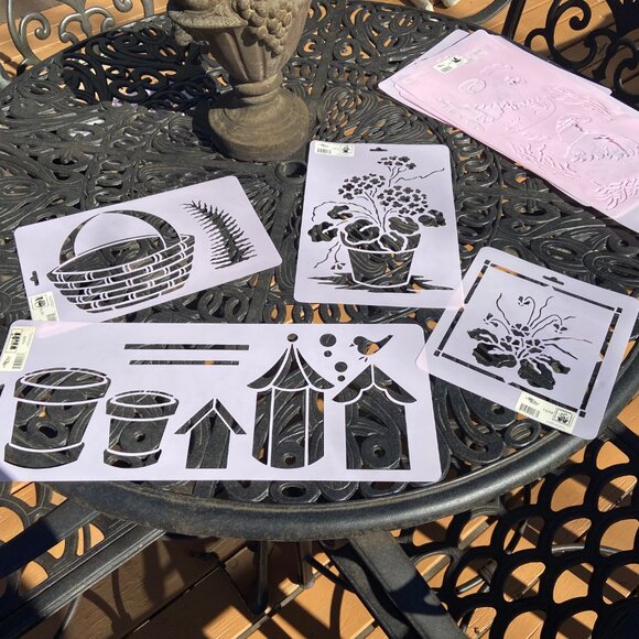 Vintage Stencil Pack – 17 Reusable Stencils & 5 Stencil Books - Picture 7 of 12